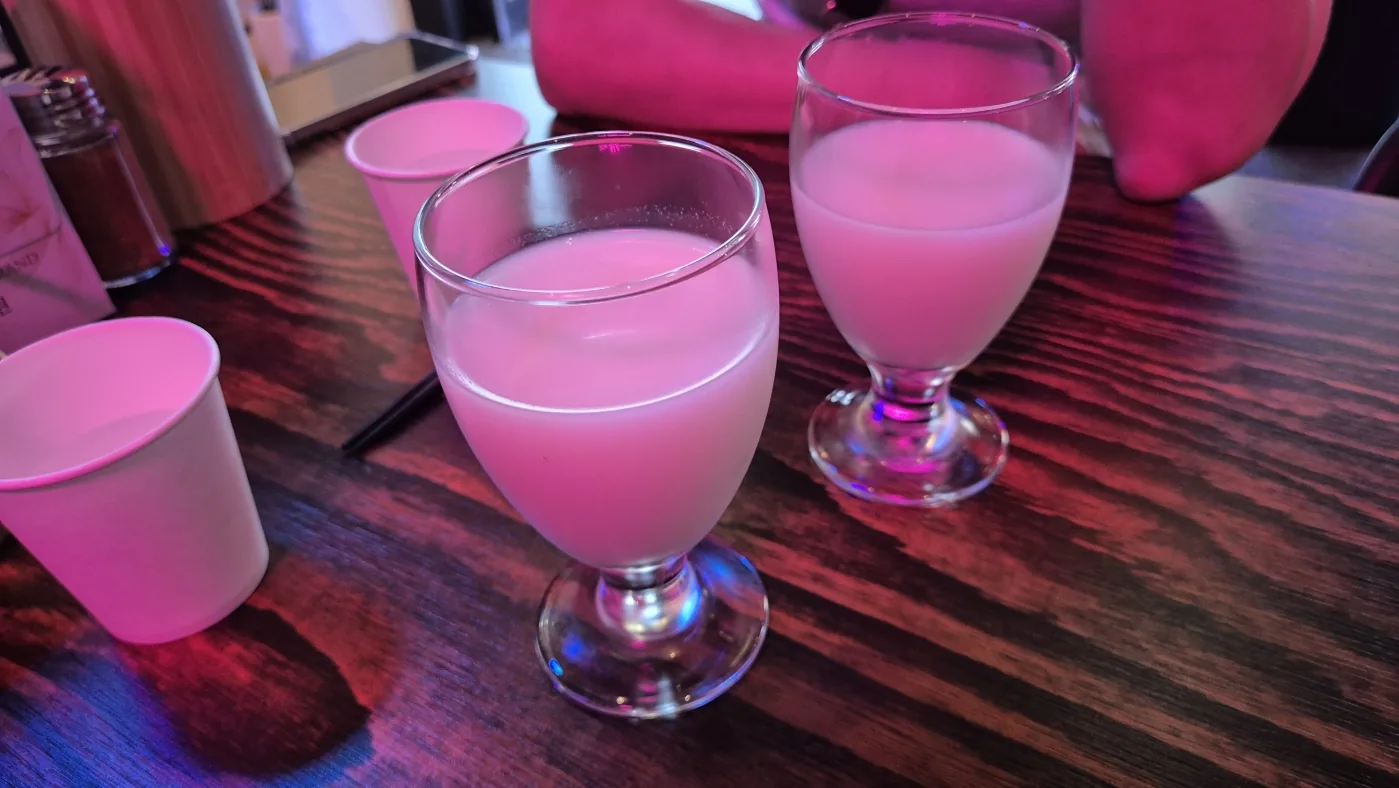 Korean pub food and makgeolli during the second round in Seoul